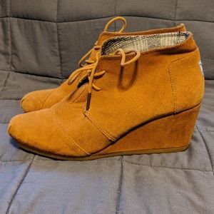 ✨Tom's Wedge Booties, size 9 ✨